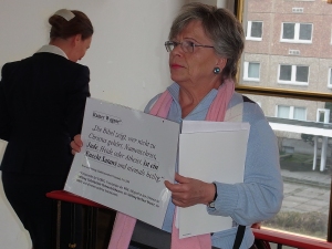 Noch im Januar hatte dieehemalige Hoheneckerin Tatjaan Sterneberg engagierten Protest wider das Schweigen gegen Äußerungen Wagners in der einstigen Stasi-Zentrale vorgertagen - Foto: LyrAg